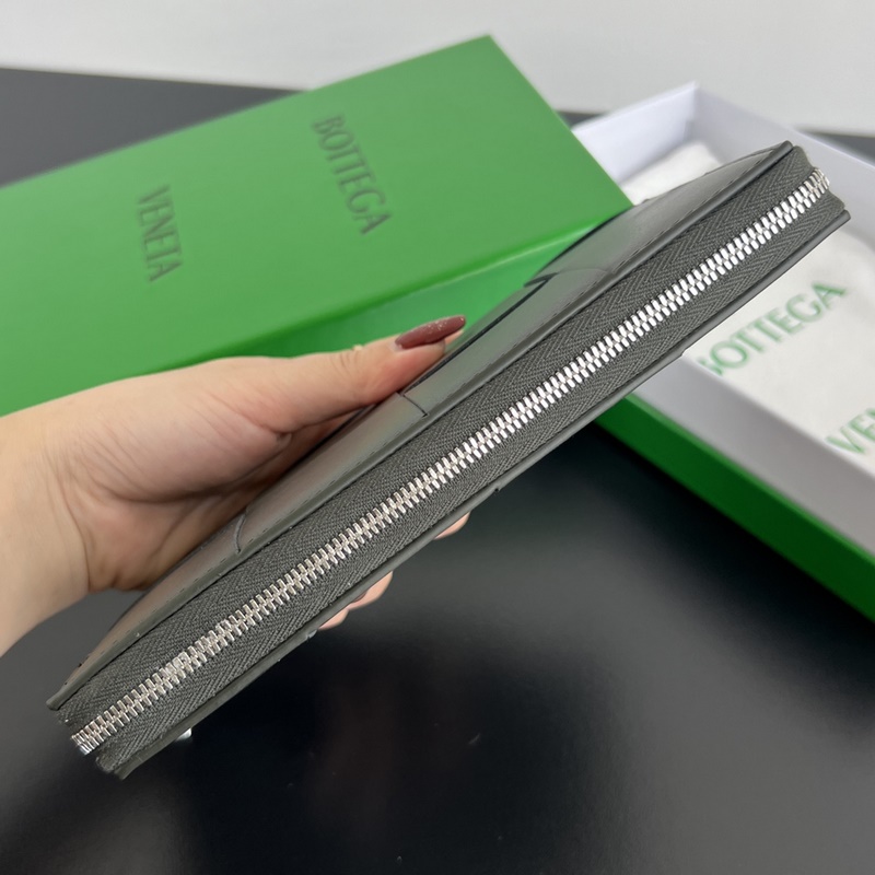 #Bv 男士大編格錢包 649607 經(jīng)典編織牛皮制成 柔軟舒適 有質(zhì)感 內(nèi)部細(xì)