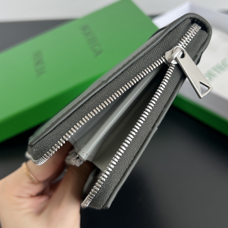 #Bv 男士大編格錢包 649607 經(jīng)典編織牛皮制成 柔軟舒適 有質(zhì)感 內(nèi)部細(xì)