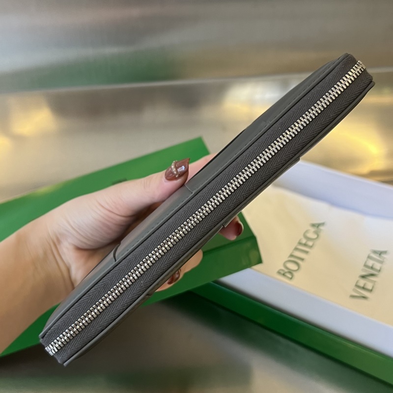 #Bv 男士大編格錢包 649607 經典編織牛皮制成 柔軟舒適 有質感 內部細