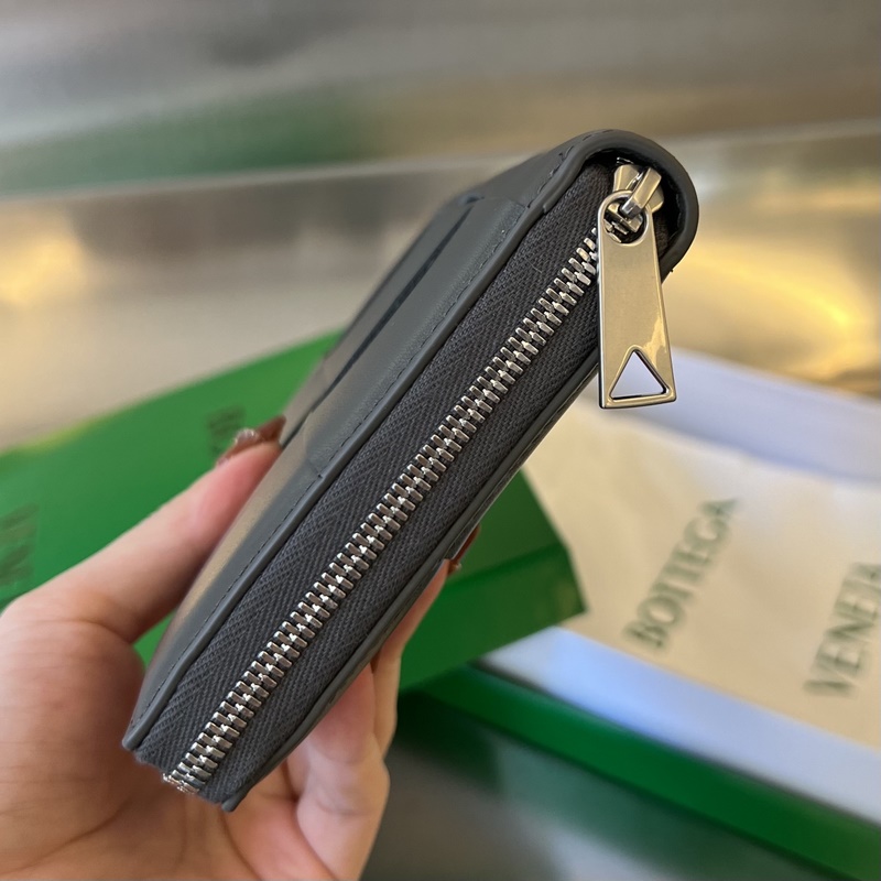 #Bv 男士大編格錢包 649607 經典編織牛皮制成 柔軟舒適 有質感 內部細