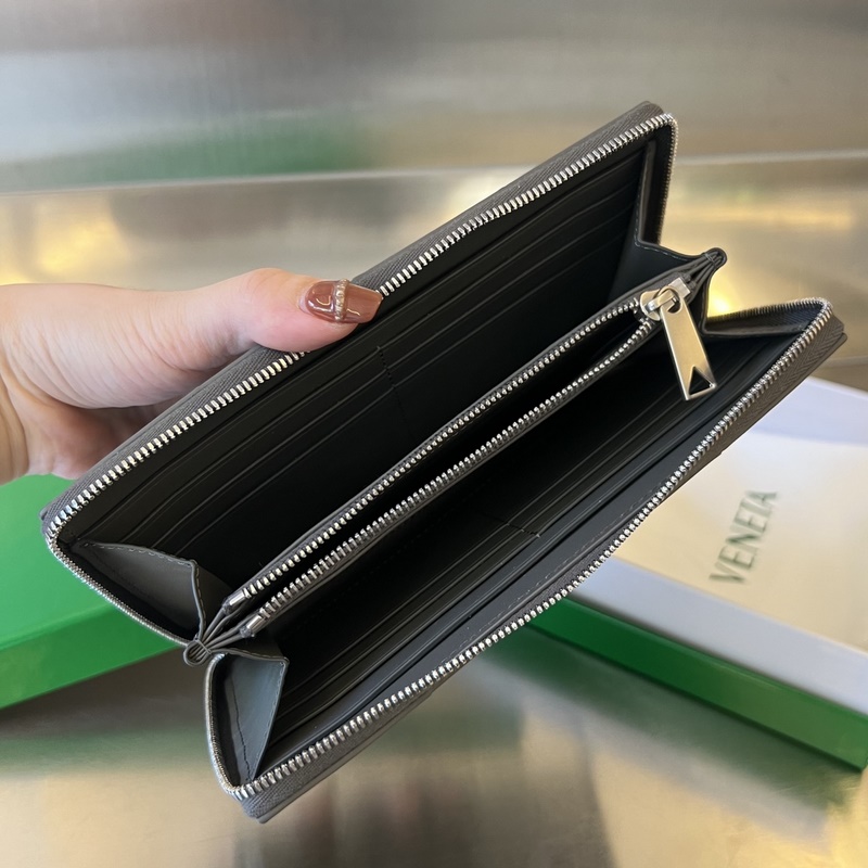 #Bv 男士大編格錢包 649607 經典編織牛皮制成 柔軟舒適 有質感 內部細