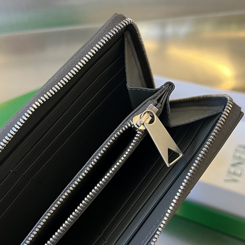 #Bv 男士大編格錢包 649607 經典編織牛皮制成 柔軟舒適 有質感 內部細