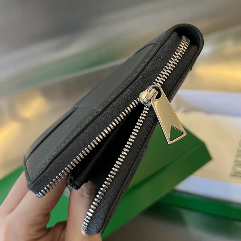 #Bv 男士大編格錢包 649607 經(jīng)典編織牛皮制成 柔軟舒適 有質(zhì)感 內(nèi)部細