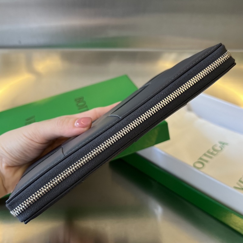 #Bv 男士大編格錢包 649607 經(jīng)典編織牛皮制成 柔軟舒適 有質(zhì)感 內(nèi)部細(xì)