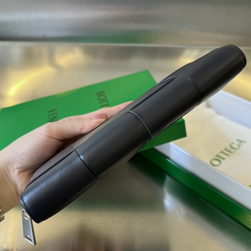 #Bv 男士大編格錢包 649607 經(jīng)典編織牛皮制成 柔軟舒適 有質(zhì)感 內(nèi)部細(xì)