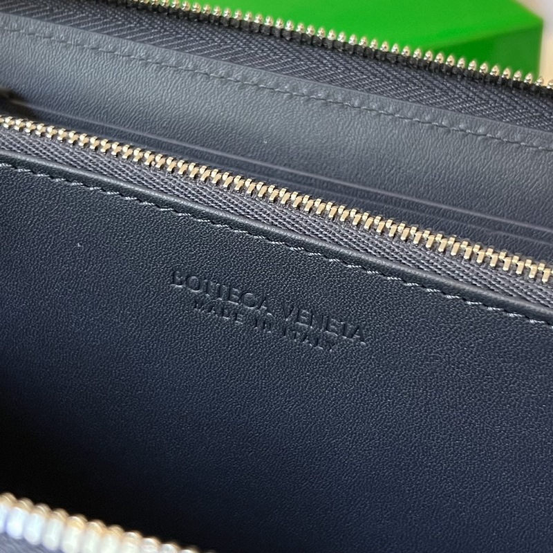 #Bv 男士大編格錢包 649607 經(jīng)典編織牛皮制成 柔軟舒適 有質(zhì)感 內(nèi)部細(xì)