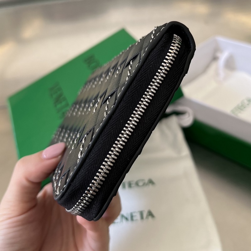 B家編織縫線錢包 749427 編織外縫線設計 時髦度與經典并存 純手工縫線