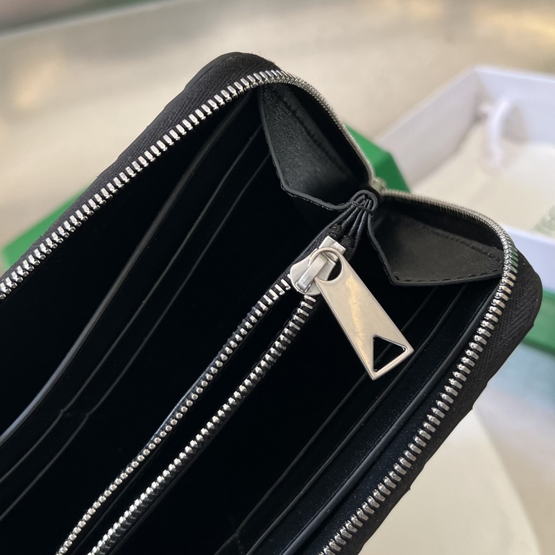 B家編織縫線錢包 749427 編織外縫線設計 時髦度與經典并存 純手工縫線