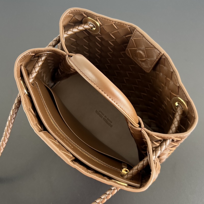 1320  #Bottega Veneta 2026春夏新款Andiamo手