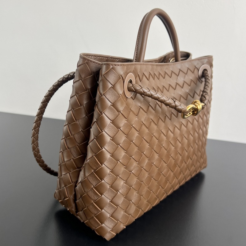 #Bottega Veneta 2026春夏新款Andiamo手袋 衆多明星同款