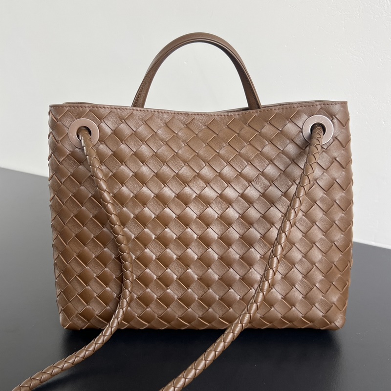 #Bottega Veneta 2026春夏新款Andiamo手袋 衆多明星同款