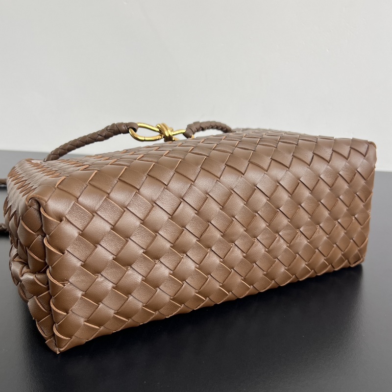 #Bottega Veneta 2026春夏新款Andiamo手袋 衆多明星同款