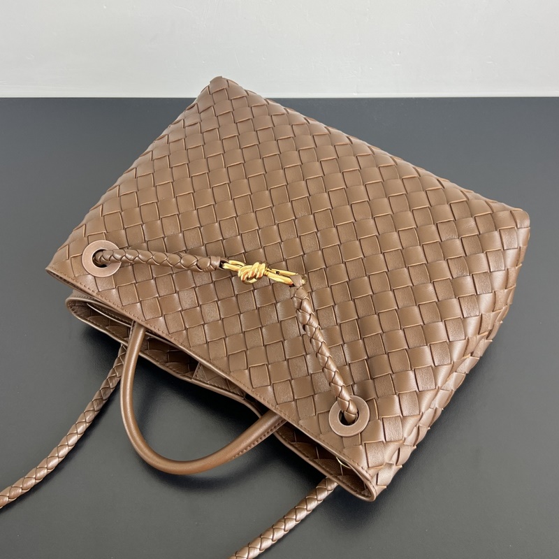 #Bottega Veneta 2026春夏新款Andiamo手袋 衆多明星同款