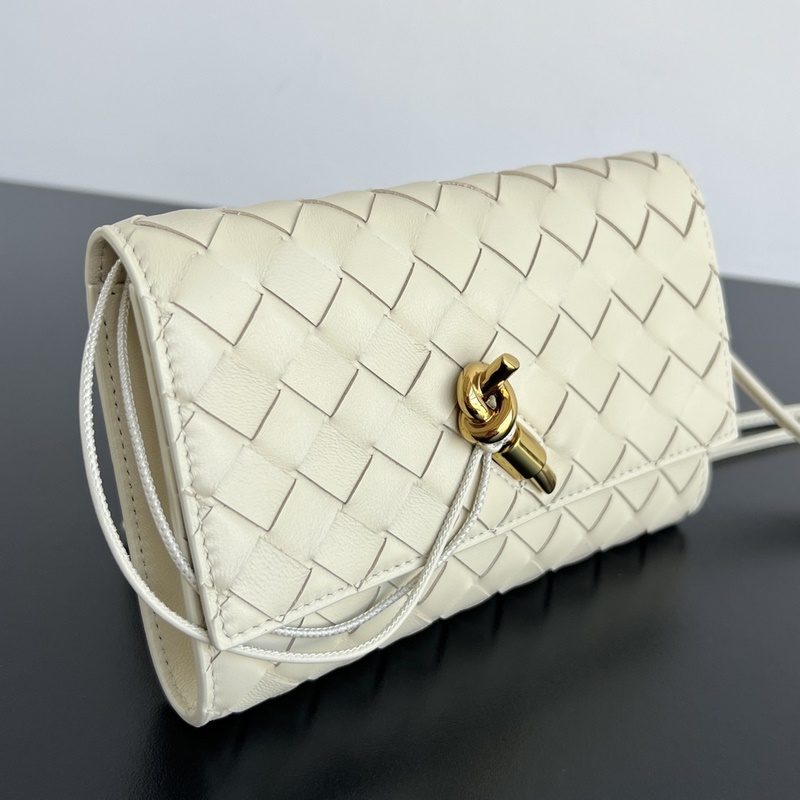 BV新品 Andiamo信封斜挎包 836940 Andiamo家族又來新成員