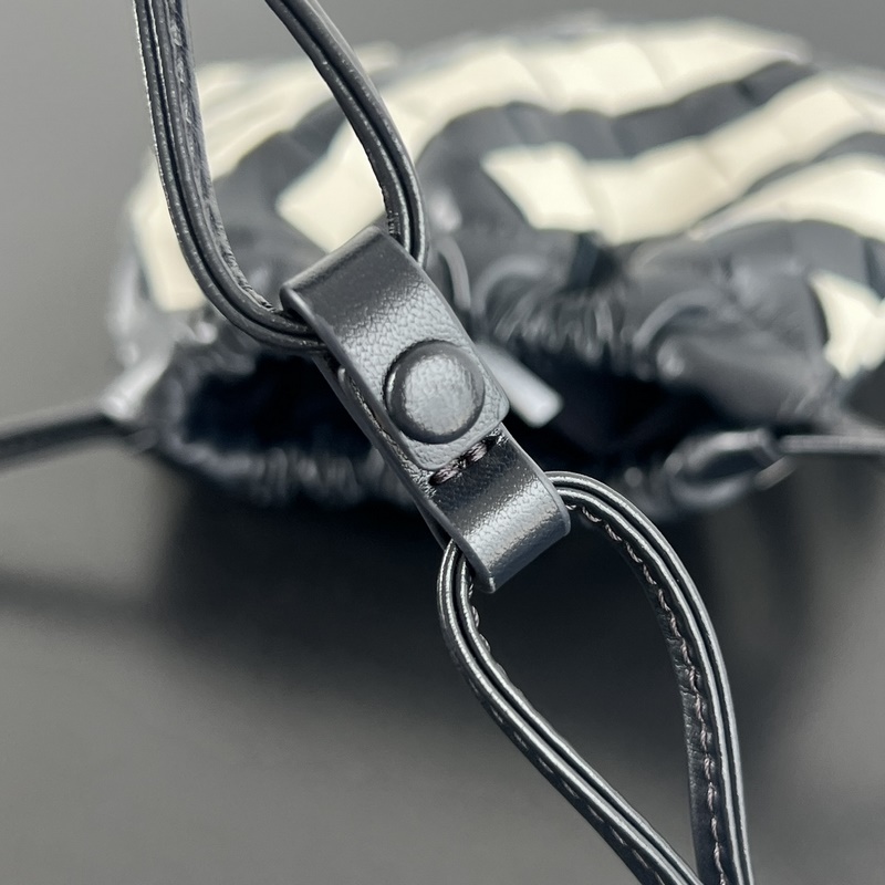 #Bv 新款 配色抽繩Dustbag 垃圾袋 816987 經(jīng)典拼色編織格 背