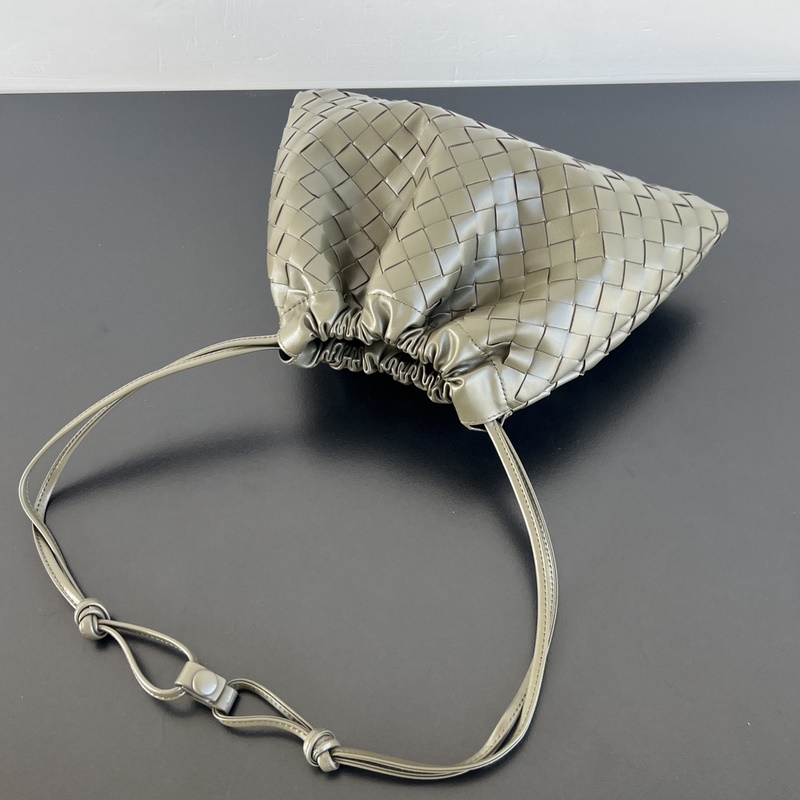 #Bv 新款 抽繩Dustbag 垃圾袋 796728 垃圾袋真的好搭！慵懶自