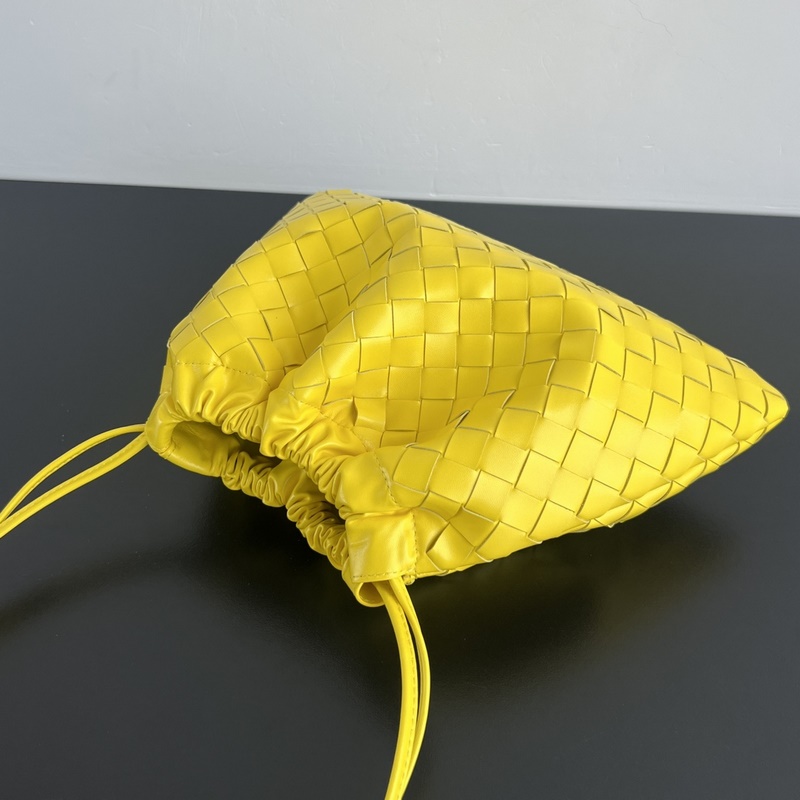 #Bv 新款 抽繩Dustbag 垃圾袋 796728 垃圾袋真的好搭！慵懶自