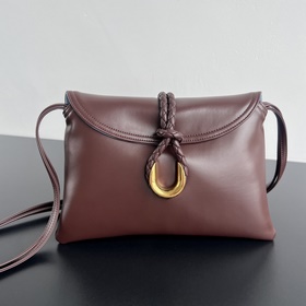 BV 24秋冬新款 806030 Small Liberta 手袋 別緻鎖扣設(shè)計