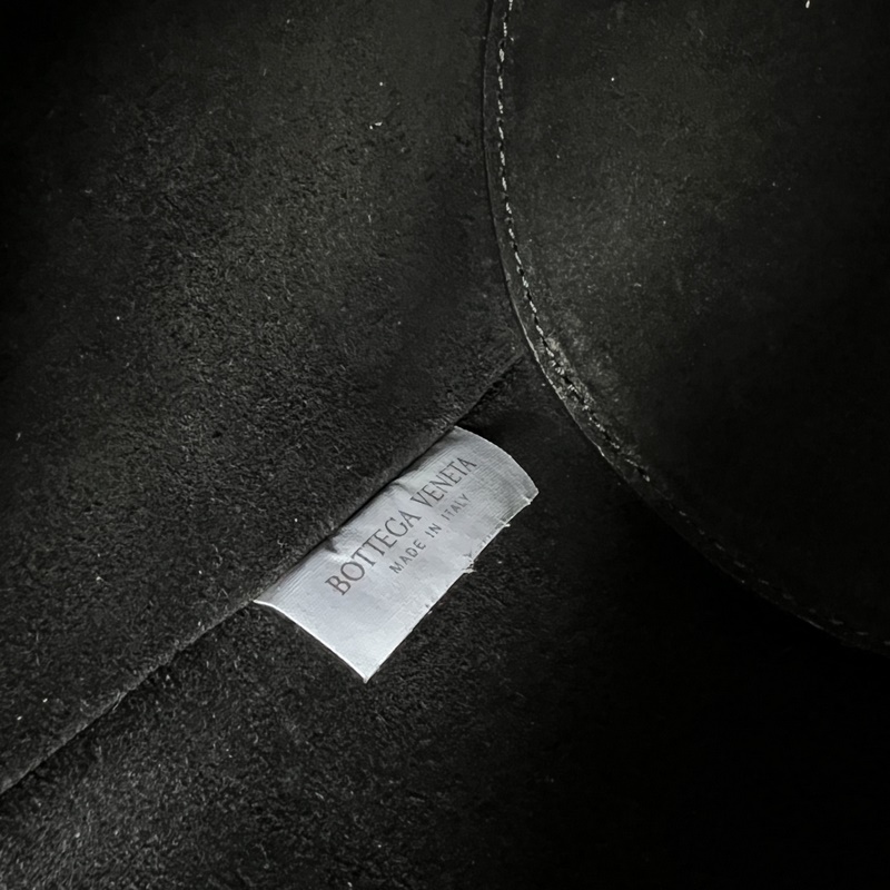 #BV 25早春新款Liberta 水桶包 815244 一隻可愛(ài)的水桶包，設(shè)計(jì)