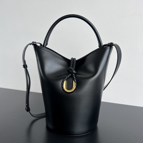 #BV 25早春新款Liberta 水桶包 806038 一隻可愛的水桶包，設(shè)計