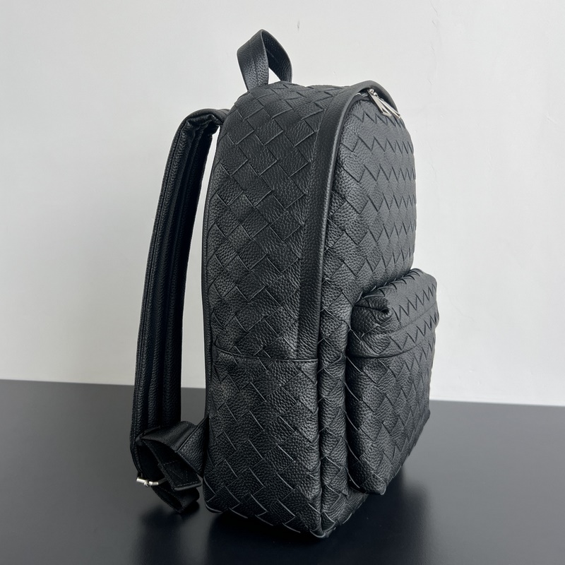 #Bv新款男士粒面雙肩包 833158 直接把質感和檔次拉滿 經典編織工藝 柔軟