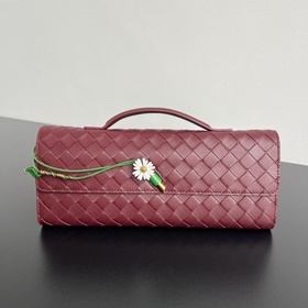 BV新品 Andiamo Clutch 小皺菊手拿包 836810 一款特別的A
