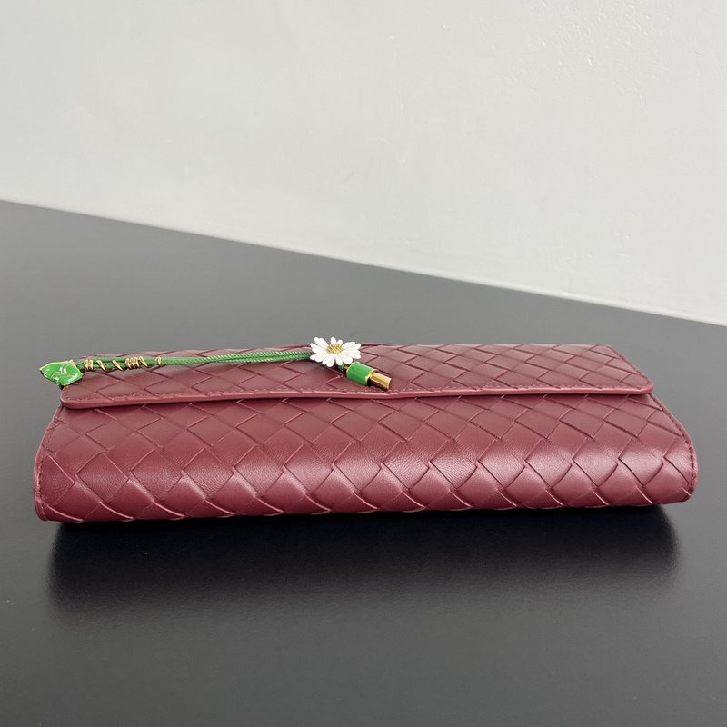 BV新品 Andiamo Clutch 小皺菊手拿包 836810 一款特別的A