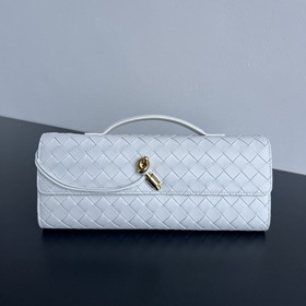 #Bv Clutch 長款手拿包 741511 配有提手，手拿包的設(shè)計體現(xiàn)了精緻