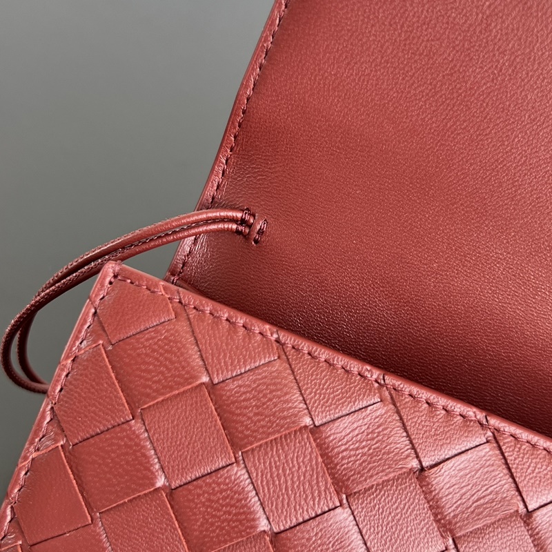 #Bv Clutch 長款手拿包 741511 配有提手，手拿包的設計體現(xiàn)了精緻