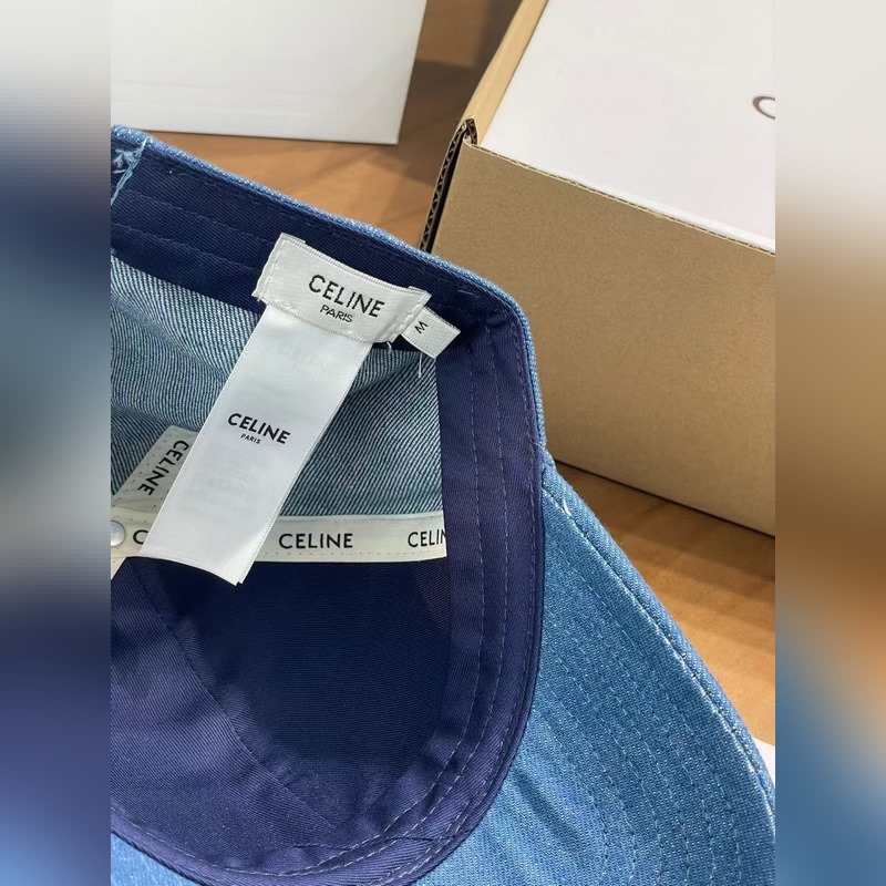 凱旋門LOGO Celine 牛仔棒球帽 首先看這材質，選用的牛仔面料質感超絕，