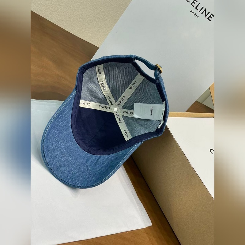 凱旋門LOGO Celine 牛仔棒球帽 首先看這材質，選用的牛仔面料質感超絕，