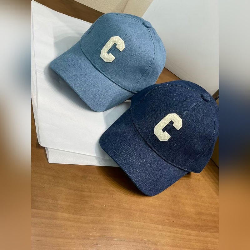 Celine 牛仔棒球帽必須給你們好好安利一下 首先看這材質，選用的牛仔面料質感