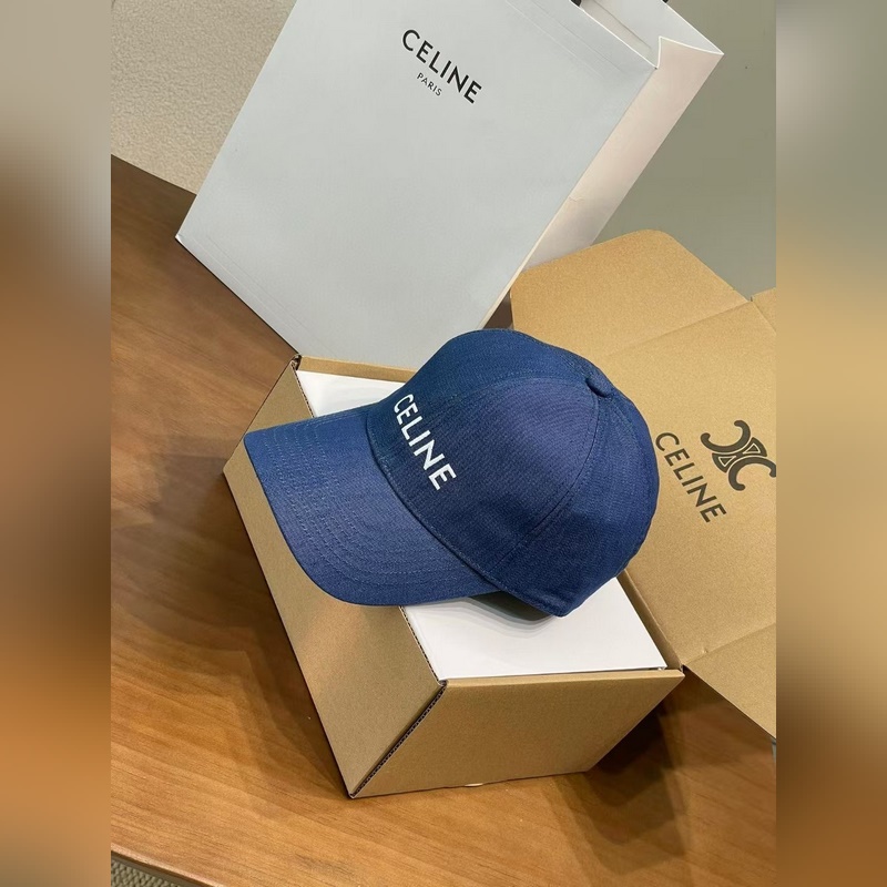 Celine 牛仔棒球帽必須給你們好好安利一下 首先看這材質，選用的牛仔面料質感