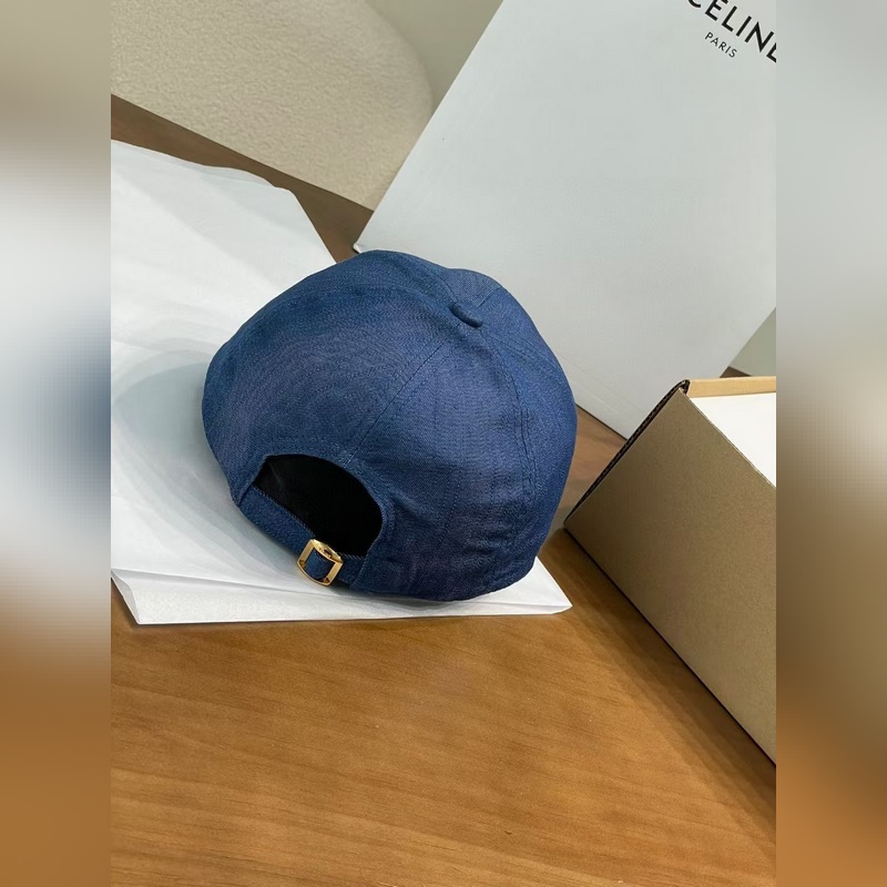 Celine 牛仔棒球帽必須給你們好好安利一下 首先看這材質，選用的牛仔面料質感