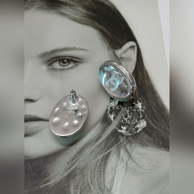 Chanel  新款 香奈兒 白色琺瑯滴雙C 鏡面橢圓白金色耳釘