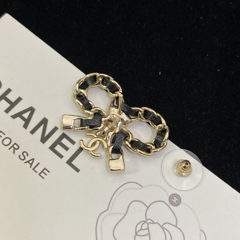 Chanel  香奈兒新款25b蝴蝶結(jié)穿皮耳釘 甜酷女孩閉眼入 一眼愛上