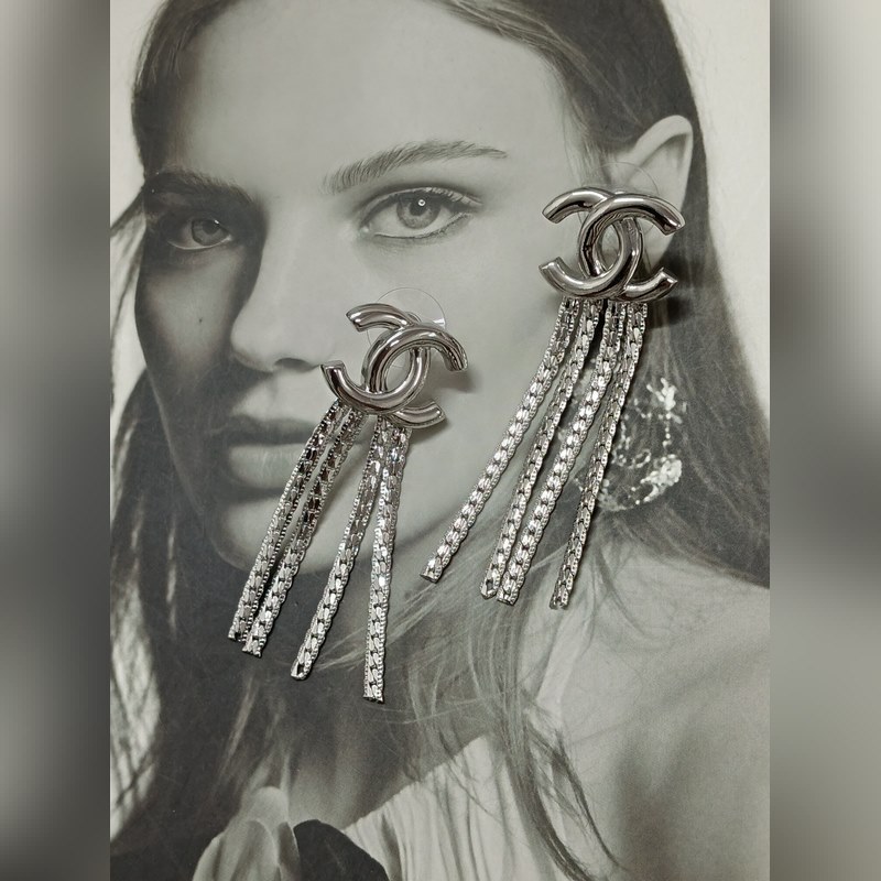 Chanel  新款 香奈兒 流蘇長條紋鍊 白金色耳釘