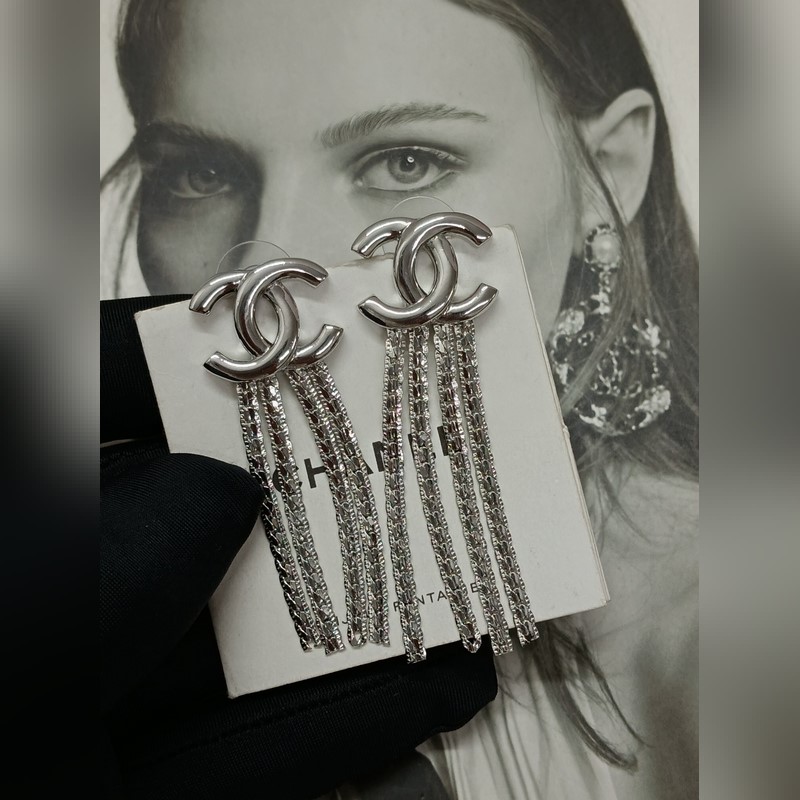 Chanel  新款 香奈兒 流蘇長條紋鍊 白金色耳釘
