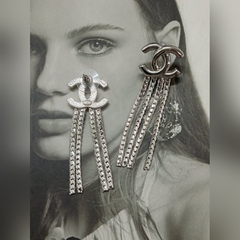 Chanel  新款 香奈兒 流蘇長條紋鍊 白金色耳釘