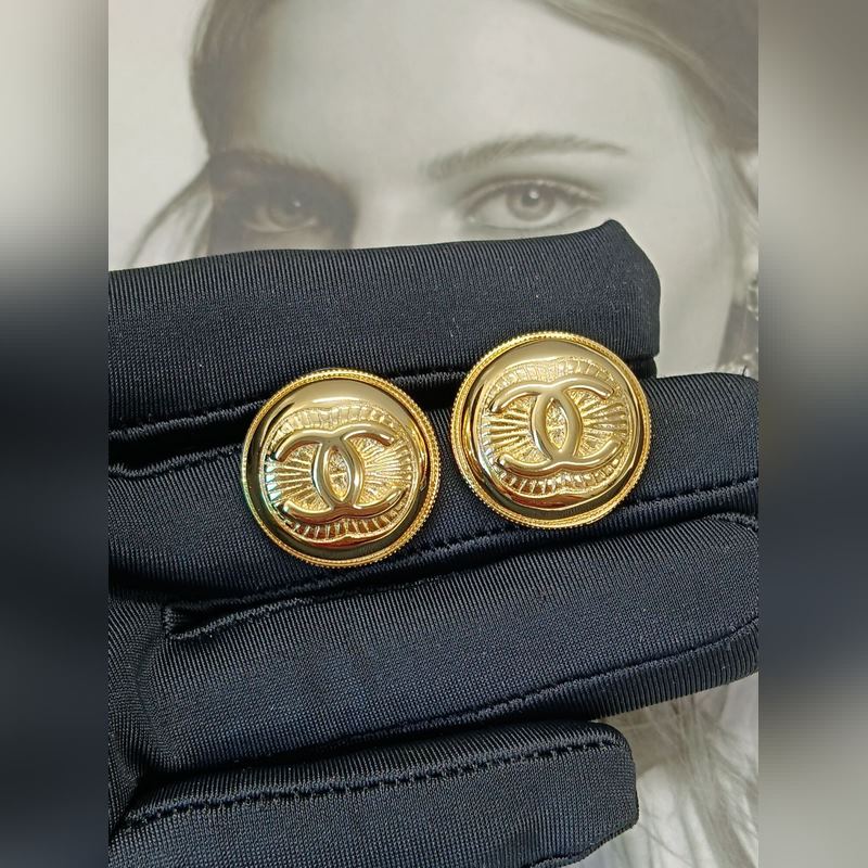 Chanel  新款 香奈兒25A 黃金色 圓形拉絲條紋 耳釘