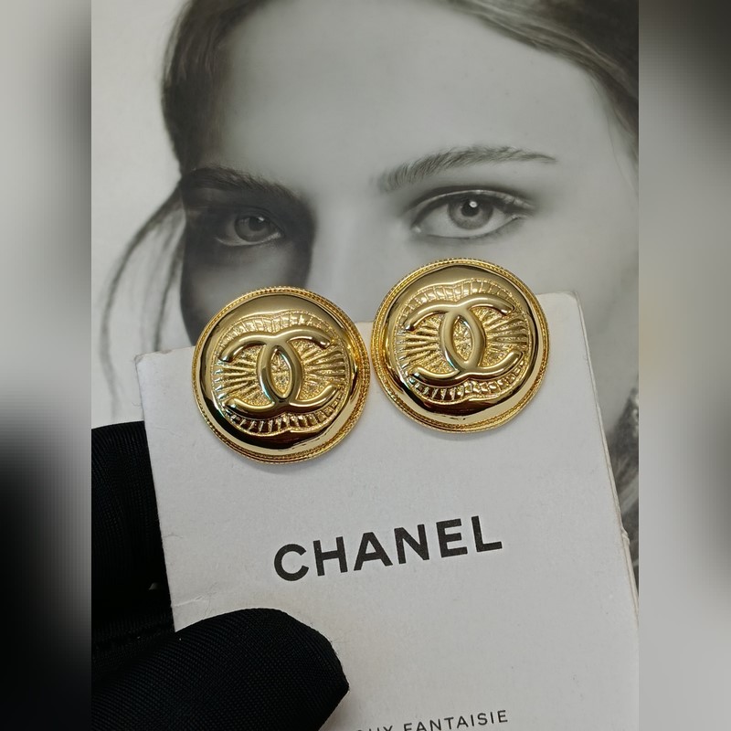 Chanel  新款 香奈兒25A 黃金色 圓形拉絲條紋 耳釘