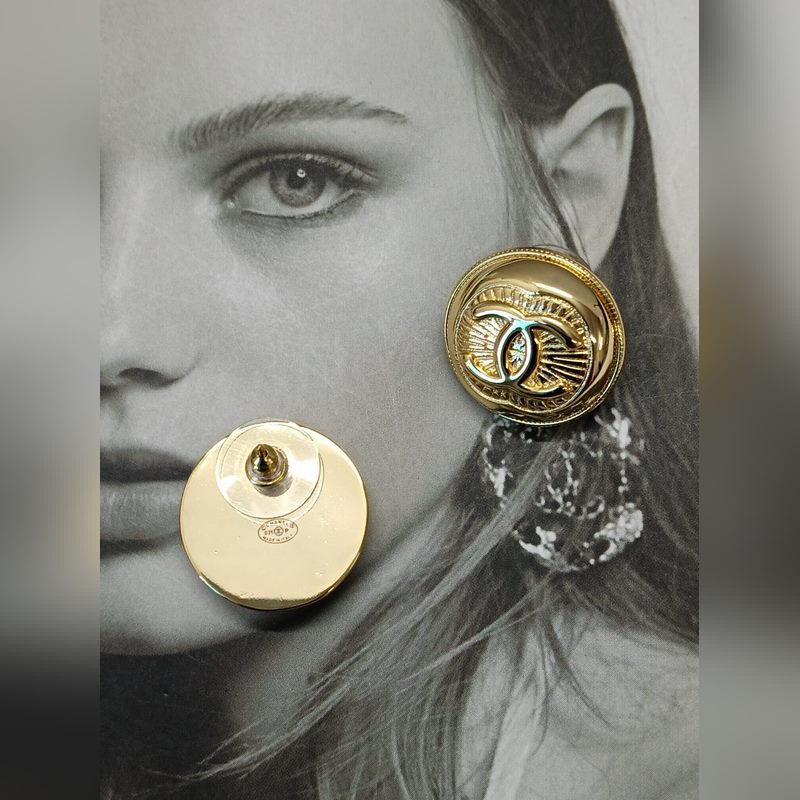 Chanel  新款 香奈兒25A 黃金色 圓形拉絲條紋 耳釘