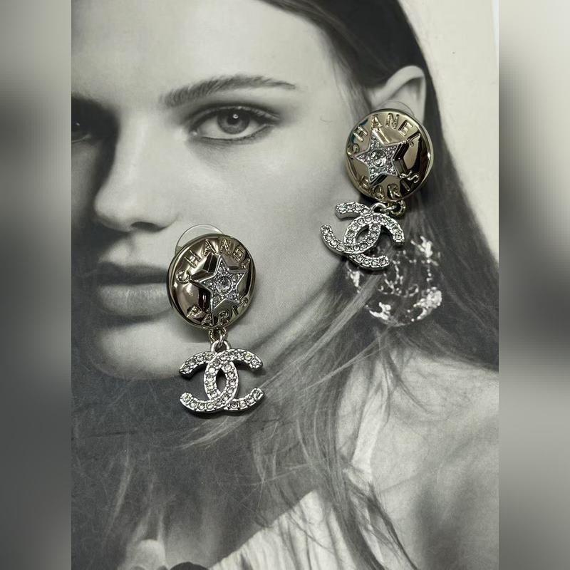 Chanel  新款 香奈兒雙C銀色鑽淺金圓餅星星耳環