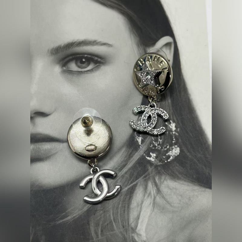 Chanel  新款 香奈兒雙C銀色鑽淺金圓餅星星耳環