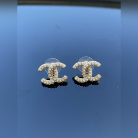 香奈兒耳釘 Chanel  小香新款 小米珠雙c鑲鑽耳釘