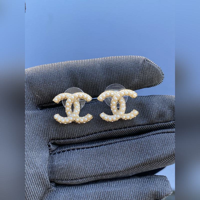 香奈兒耳釘 Chanel  小香新款 小米珠雙c鑲鑽耳釘