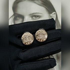 Chanel  新款 香奈兒25A 金色圓型水鑽 字母金幣 耳釘