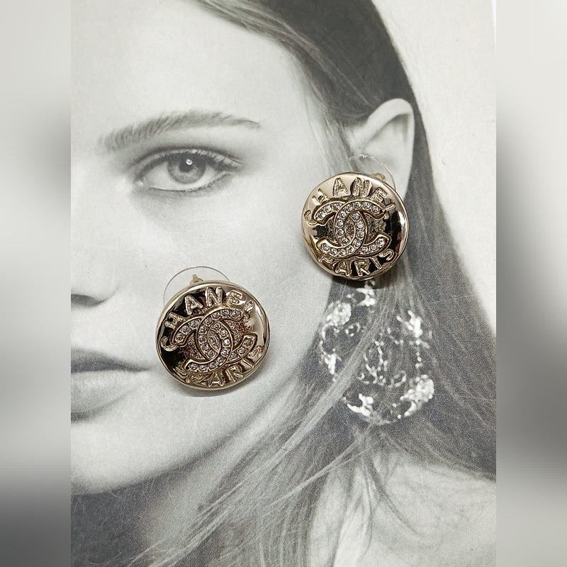 Chanel  新款 香奈兒25A 金色圓型水鑽 字母金幣 耳釘