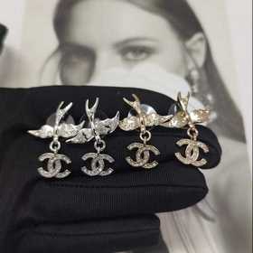 Chanel  新款 香奈兒飛鳥滿鑽 白金色耳環