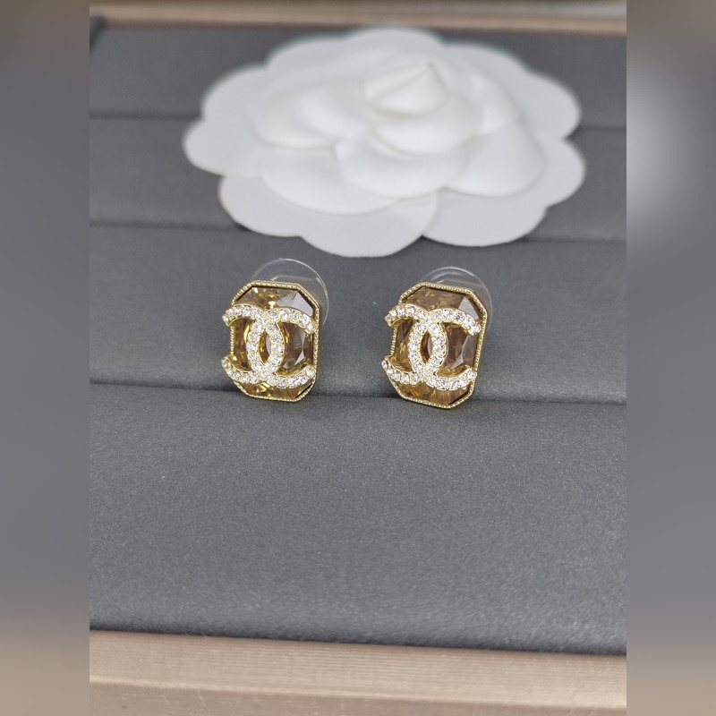 Chanel  新款 香奈兒新款雙C鑲鑽 金黃長方石 耳釘